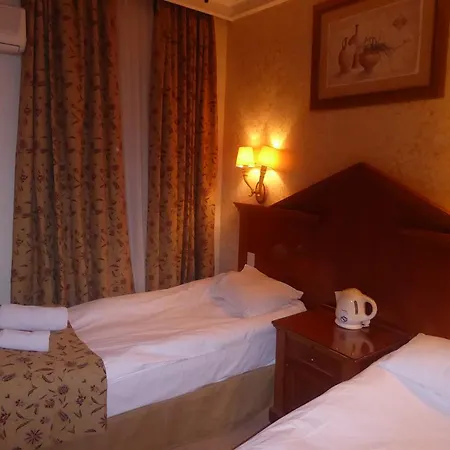 Port Hotel