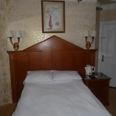 Hotell Port 3*