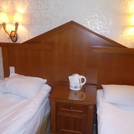 Hotell Port 3*